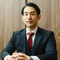 代表取締役　岩﨑 理純