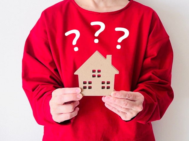 とりあえずそのままで...空き家を放置するとこんなリスクがあります。